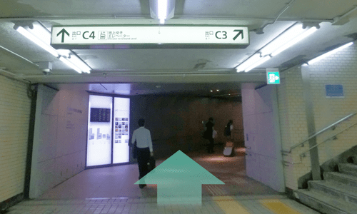 飯野ビルディング内に進みます